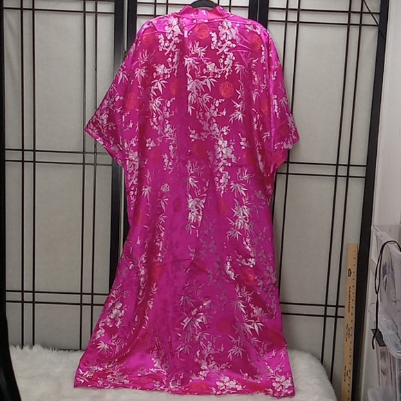 EASTERN COLLECTION Robe  100% Silk Sz F2 (NO Belt).  *A6* - Picture 10 of 17